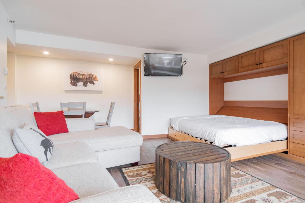 Carleton Lodge By Outpost Вістлер Екстер'єр фото